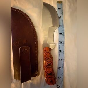 Beautiful, Hand Made Wood-Handle Knife and leather sheath.